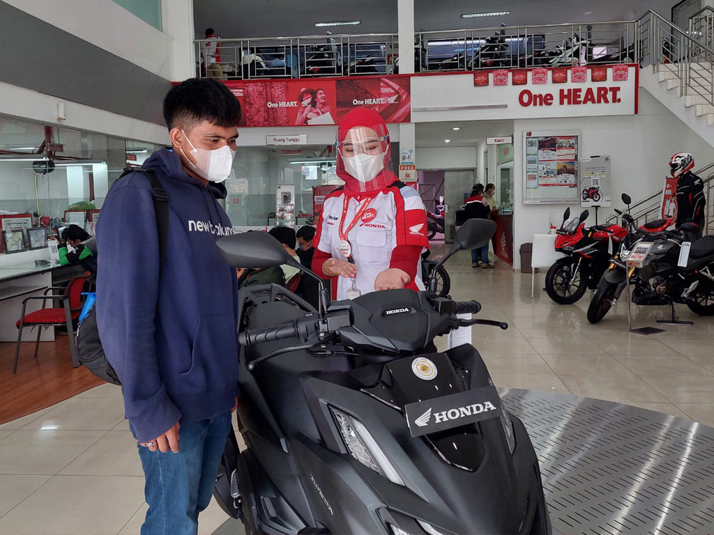 Selama Bulan April Beli New Honda Genio dan Vario 160 Dapat Jaket Eksklusif