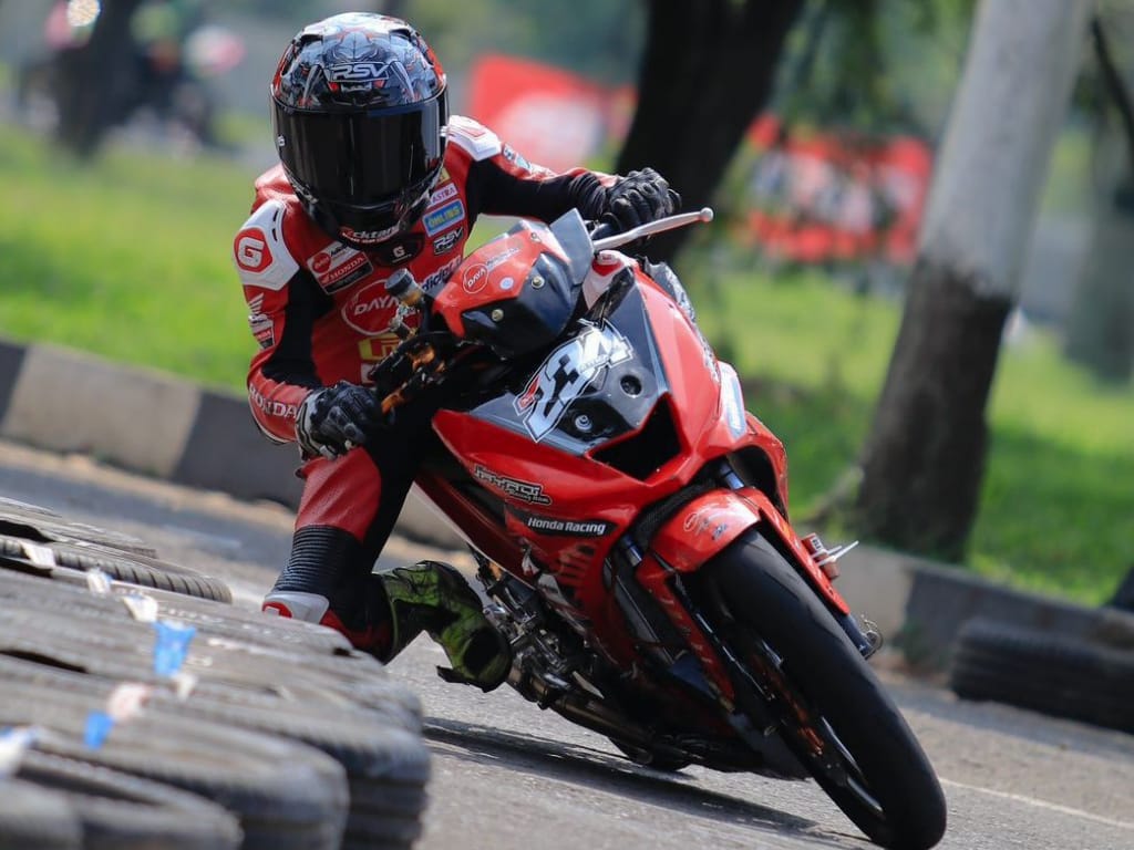 Dua Pebalap Honda Daya Jayadi Racing Team Raih Hasil Positif di Seri Perdana Kejurda Road Race Jabar 2024