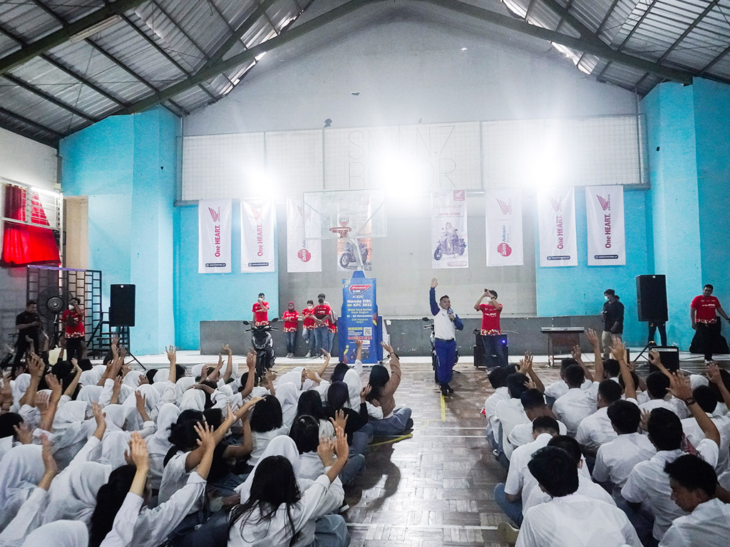 Roadshow Honda DBL West Java Series, 2.000 Pelajar Diberikan Edukasi Safety Riding