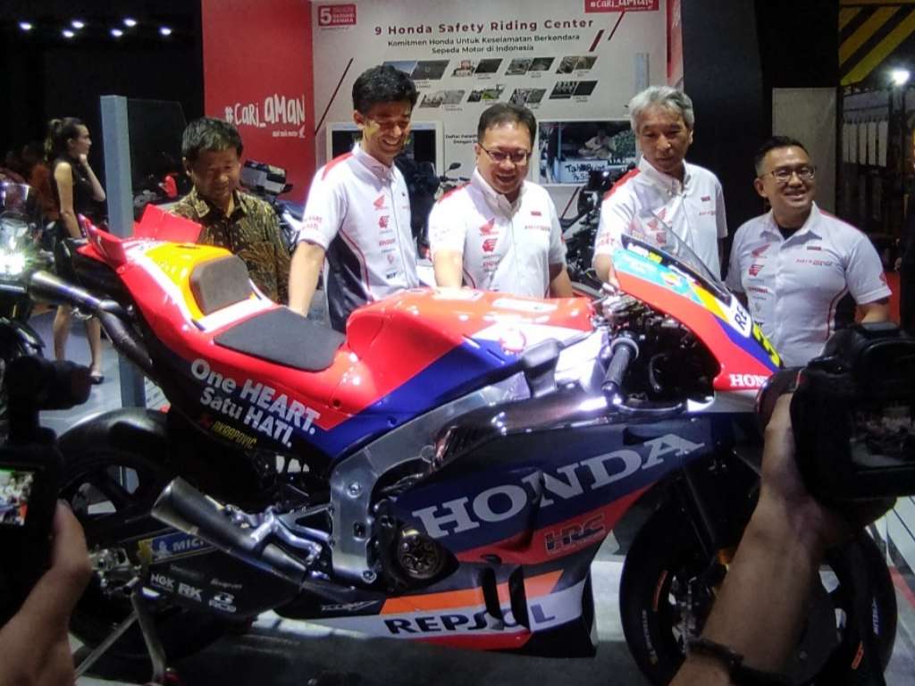 AHM Pajang Honda RC213V Livery Team Repsol Honda Motogp di IIMS 2024
