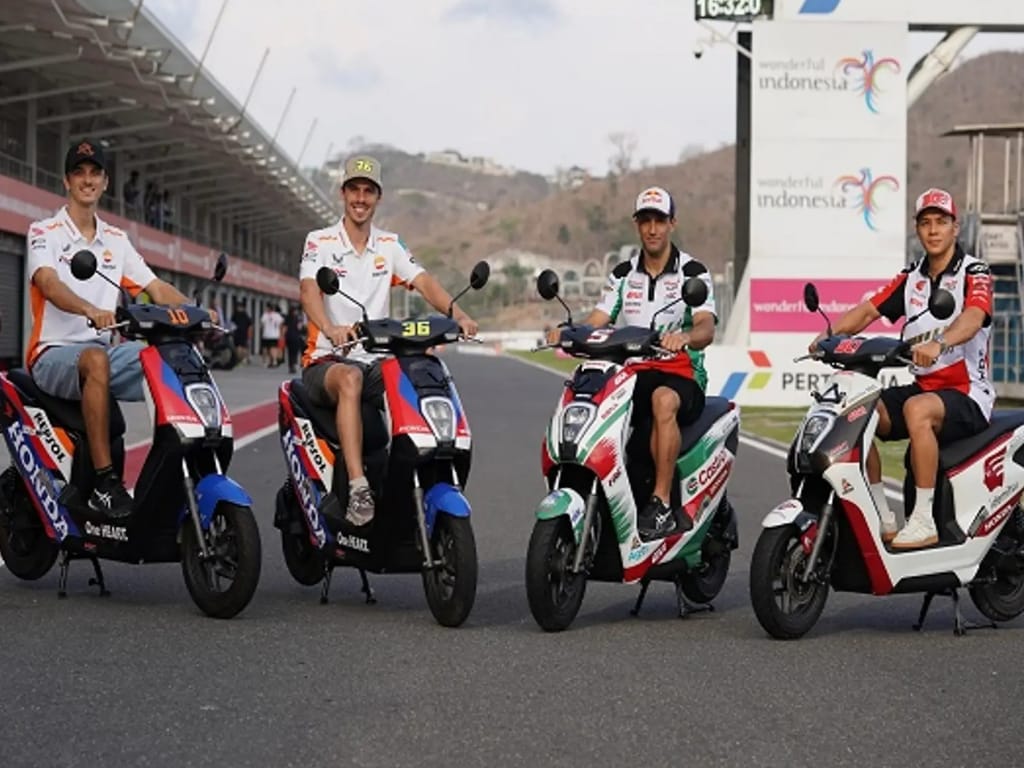 Honda EM1 e: dan PCX160 Berduet Dukung Repsol Honda Team di MotoGP Mandalika