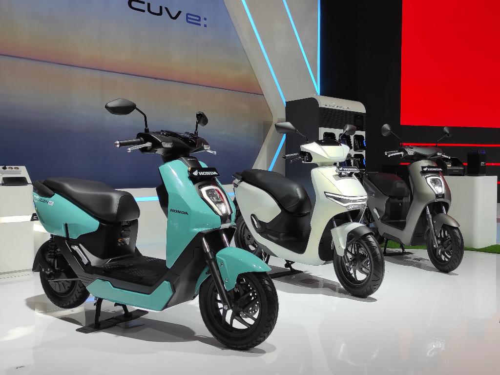 Honda ICON e: dan CUV e: Meriahkan Booth AHM di IMOS 2024