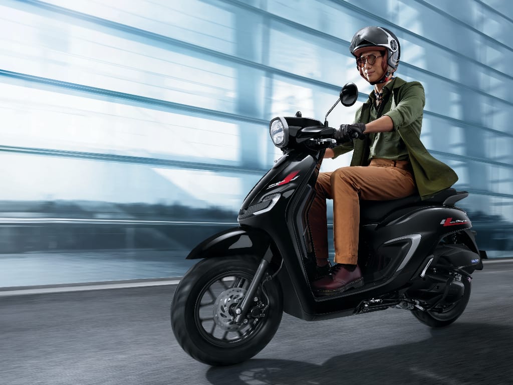 Tampil Makin Stylish, Inilah Helm Apparel New Honda Stylo 160