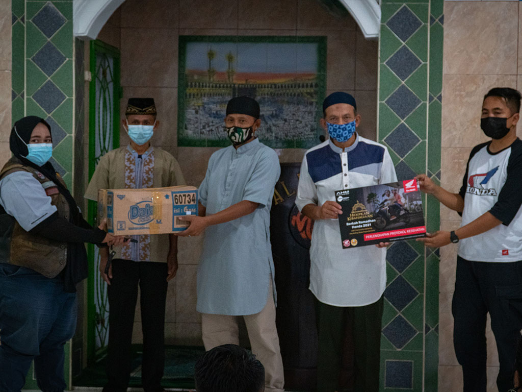 CSR Berkah Ramadhan Bersama Komunitas Honda Vario Rider Club Bandung