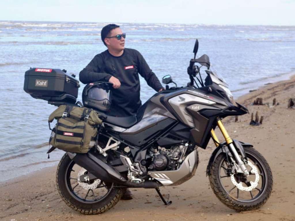 Gunakan CB150X, Mario Iroth Mulai Explore Kalimantan